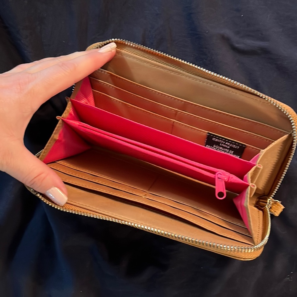 Wallet - Picture 4 of 5